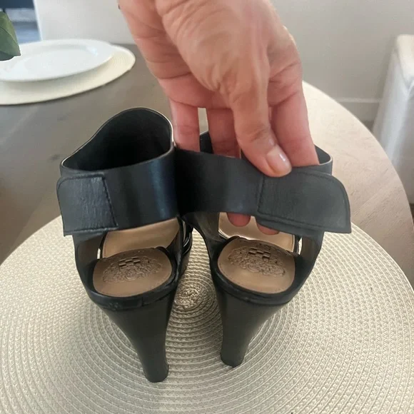 Vince Camuto open toe black wedges - Picture 5 of 8